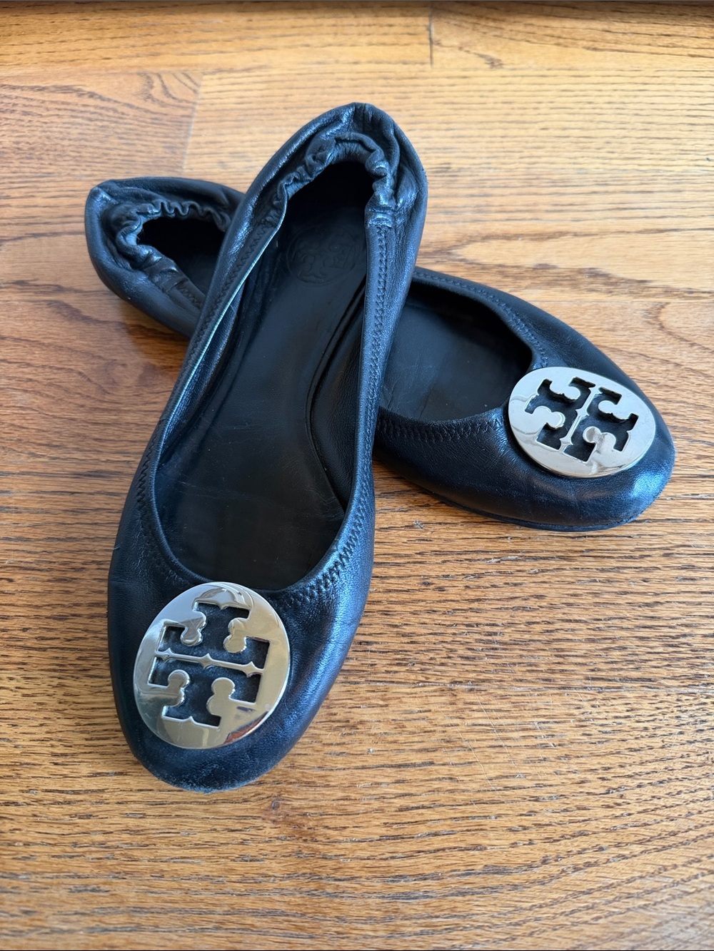 Tory Burch Black Leather Logo Round-Toe Ballet Flats